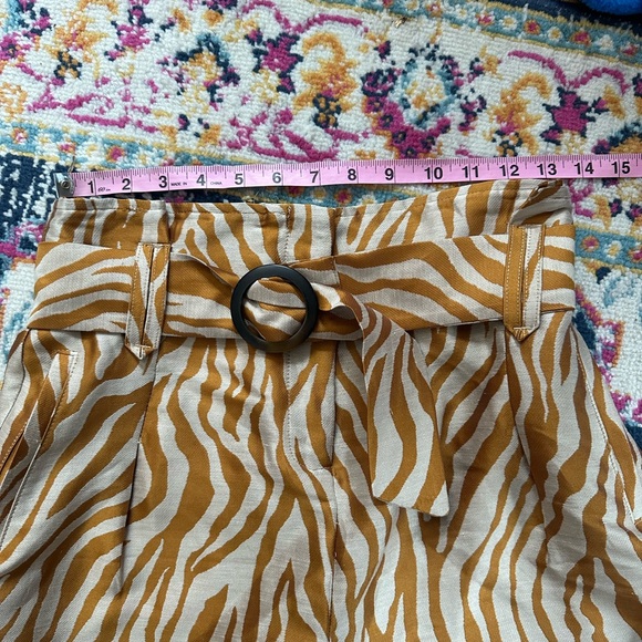 Sézane Romeo Shorts in Zebra Ochre - Picture 5 of 8
